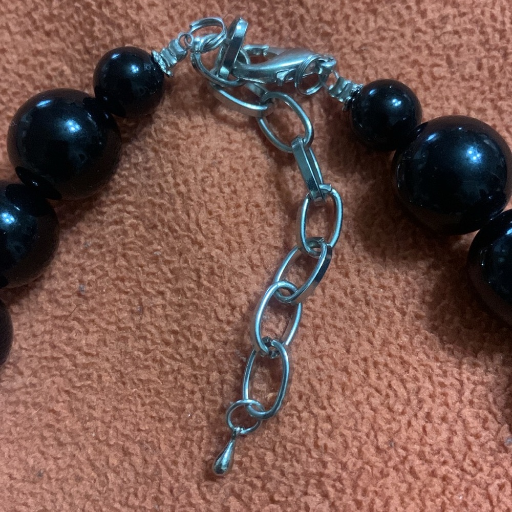 Chunky Black & White Marble Acrylic necklace - Picture 4 of 5